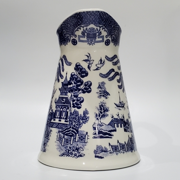 Pristine Regal England Blue Willow 7 1/8" Pitcher - Picture 5 of 16